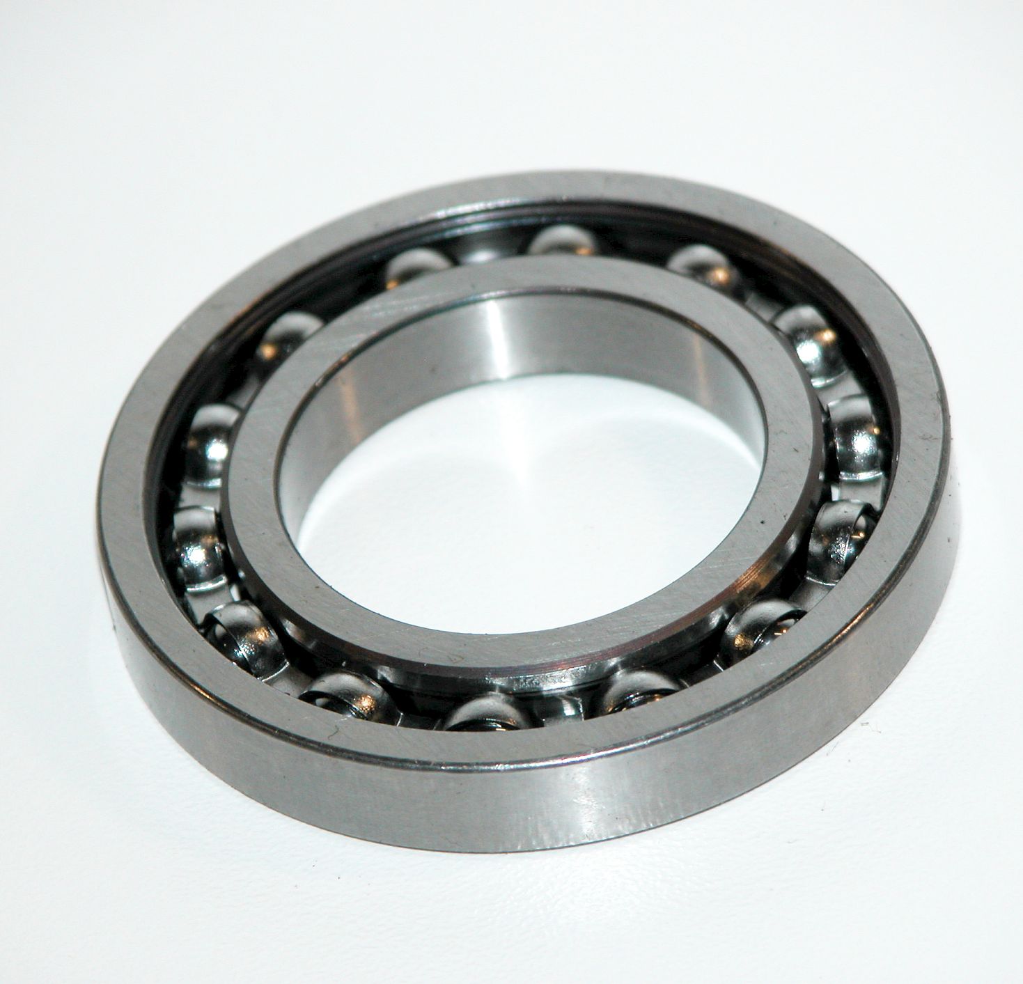 Kugellager auf BMW Motorrad 2-Ventiler Kurbelwelle in Kettenkastendeckel Kugellager auf Kurbelwelle im Kettenkastendeckel BMW 2-Ventiler – Bild 1