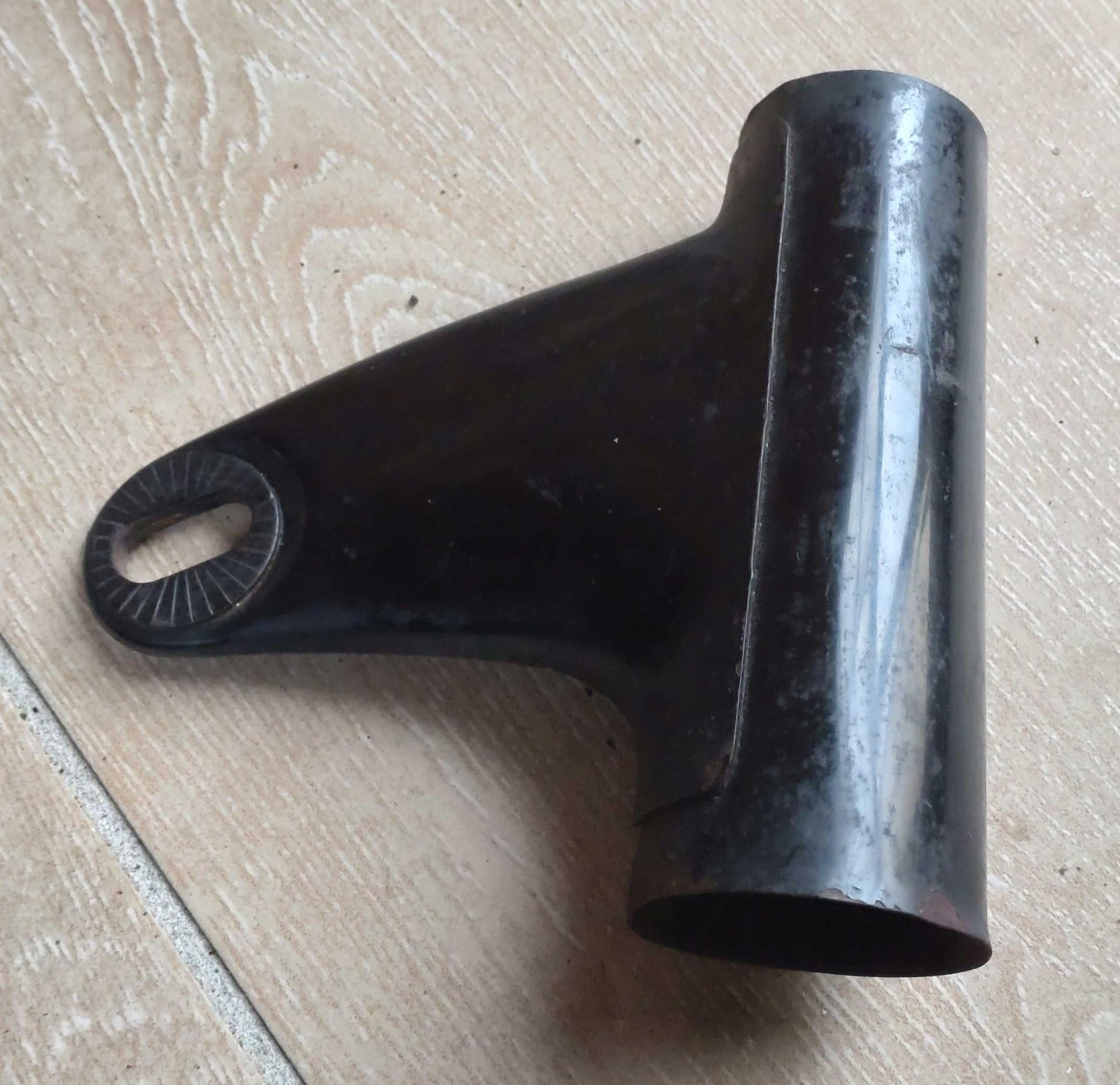 Scheinwerferhalter gebraucht für BMW R Modelle (1967-1980) Scheinwerferhalter links gebraucht schwarz für BMW R Modelle (1967-1980) – Bild 1