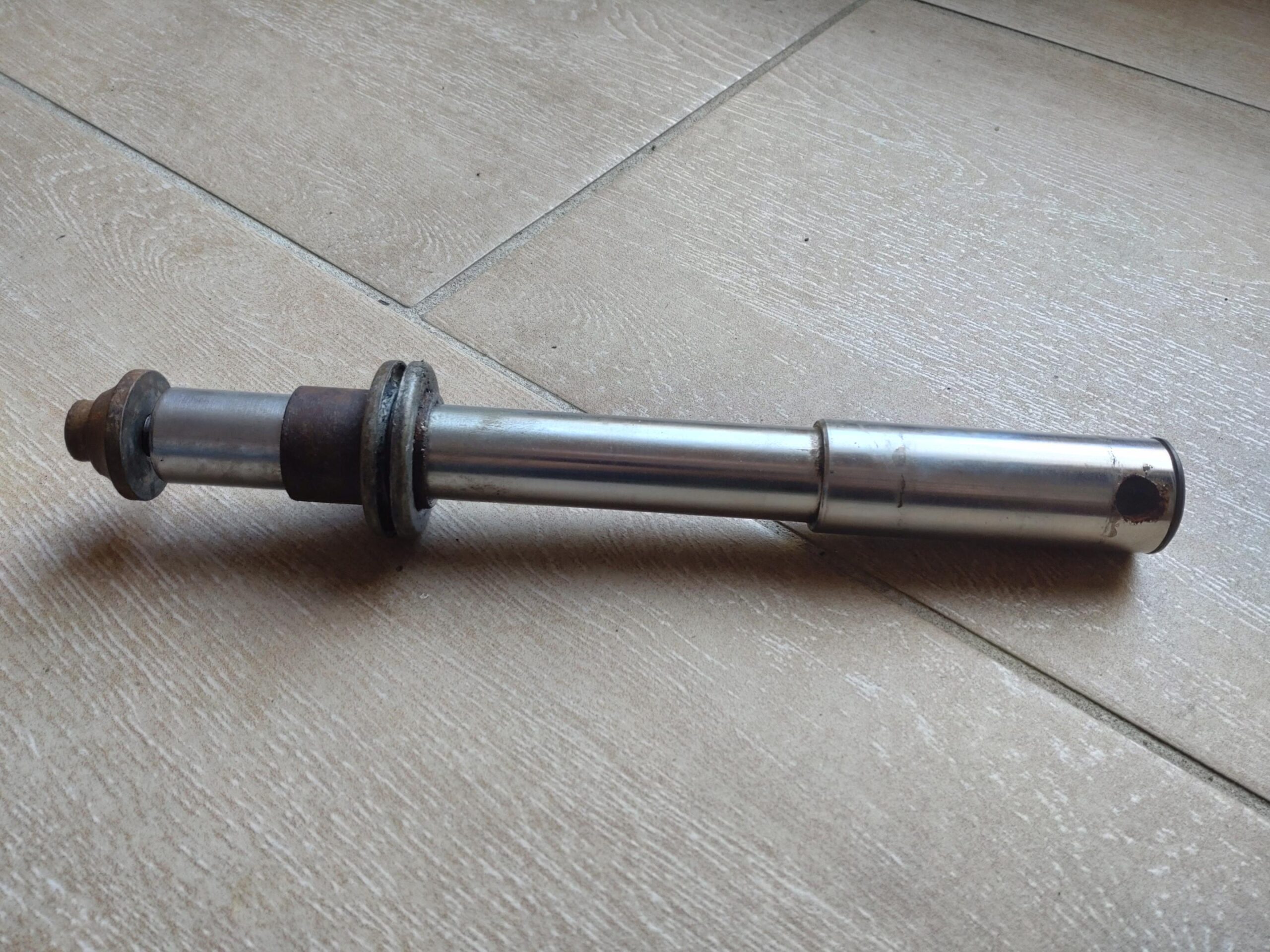 Steckachse Vorderrad für BMW Motorrad K und R Modelle gebraucht Steckachse Vorderrad für BMW Motorrad K und R Modelle gebraucht – Bild 1