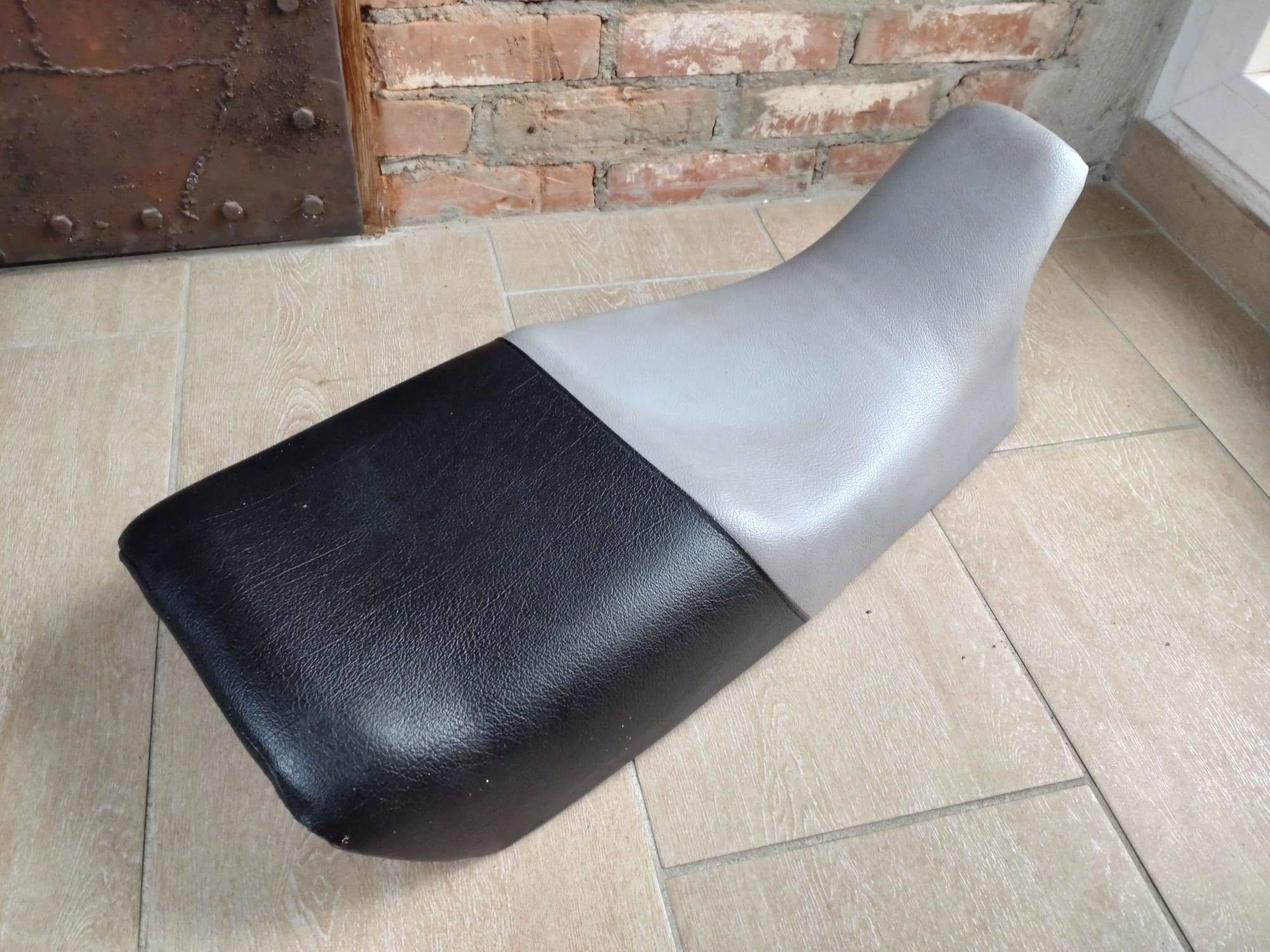 Doppelsitzbank gebraucht schwarz grau für BMW Motorrad R80GS - R100GS Doppelsitzbank gebraucht schwarz grau BMW Motorrad R80GS - R100GS – Bild 1