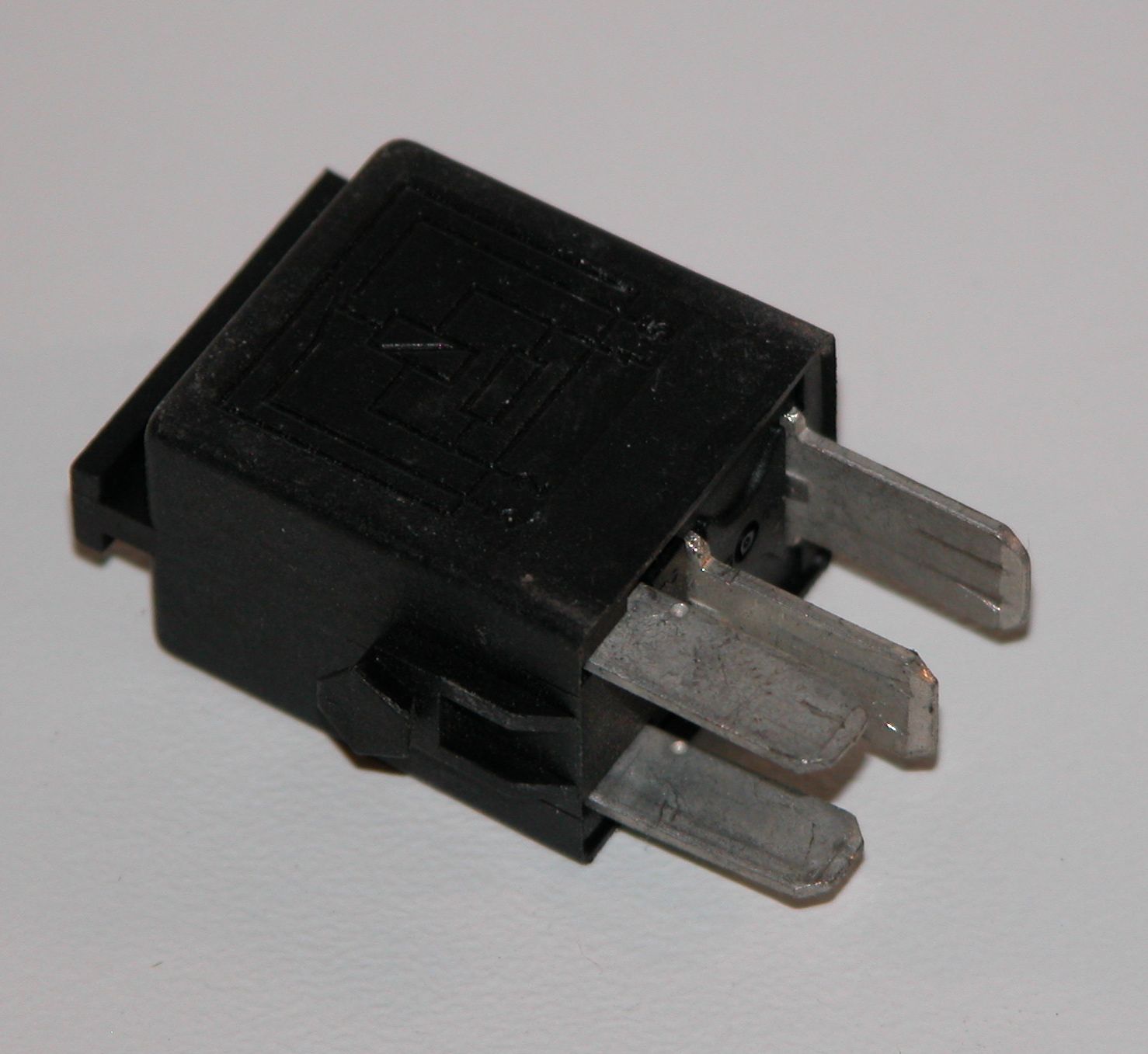 61361393412_Minirelais Minirelais Schliesser schwarz BMW K 1200 LT bis 08 – Bild 1